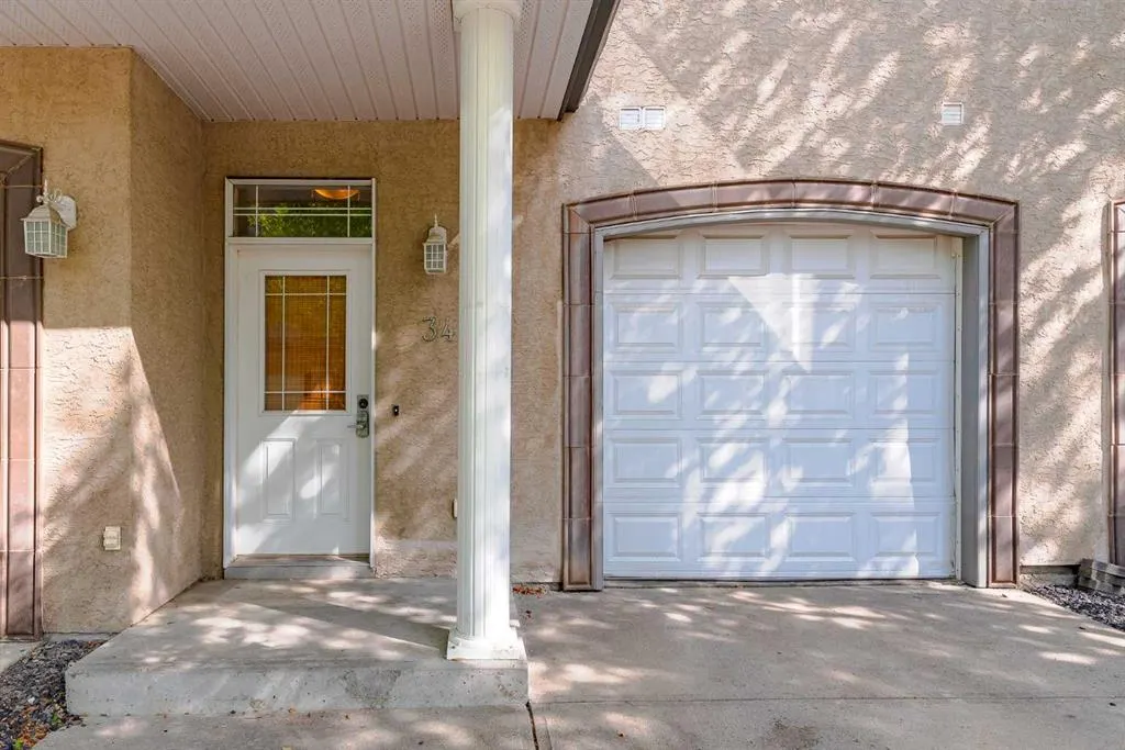 34 Simcoe Place SW