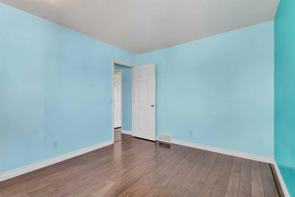 34 Simcoe Place SW