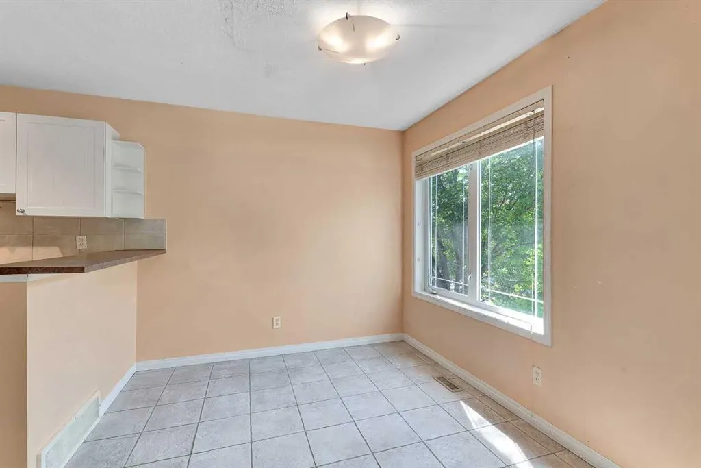 34 Simcoe Place SW