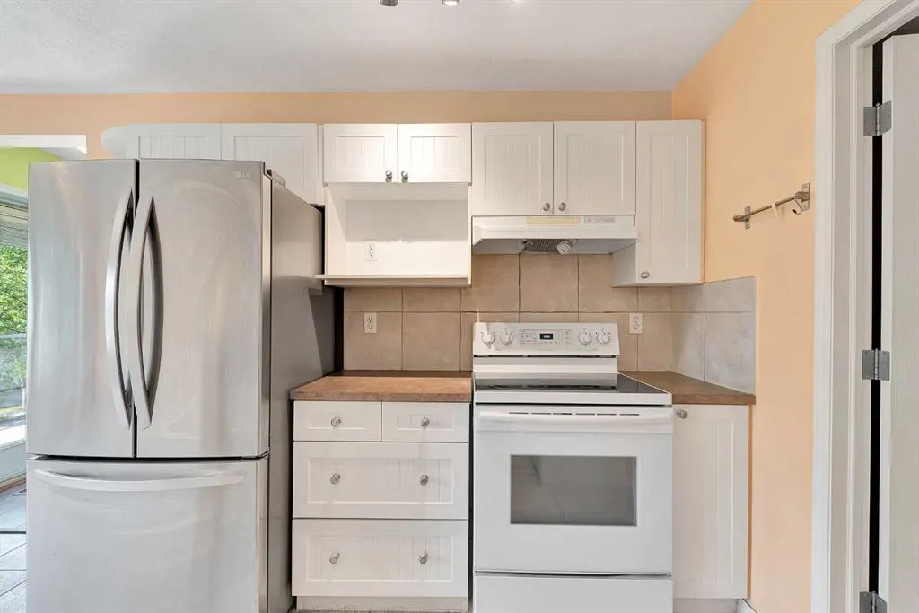 34 Simcoe Place SW