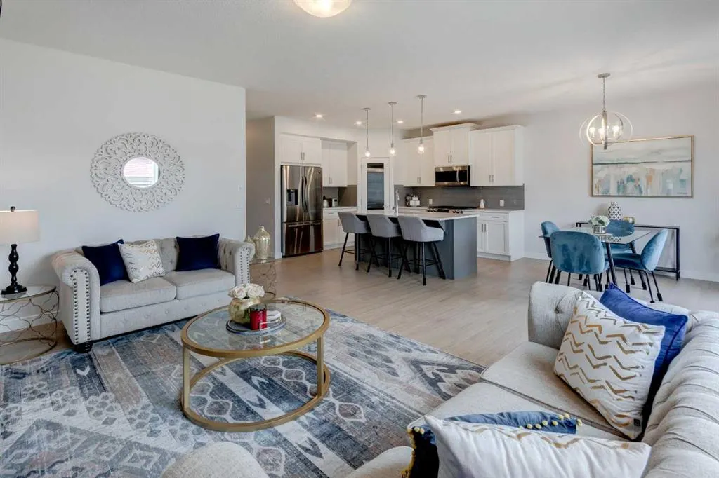 100 Emberside Glen