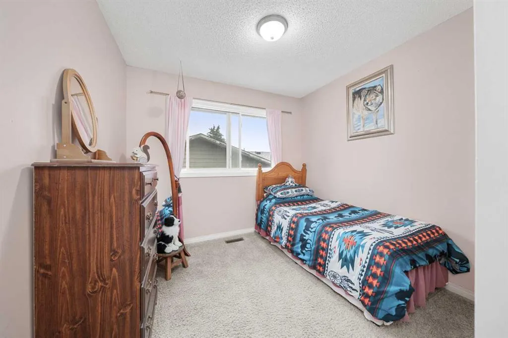 145 Carr Crescent