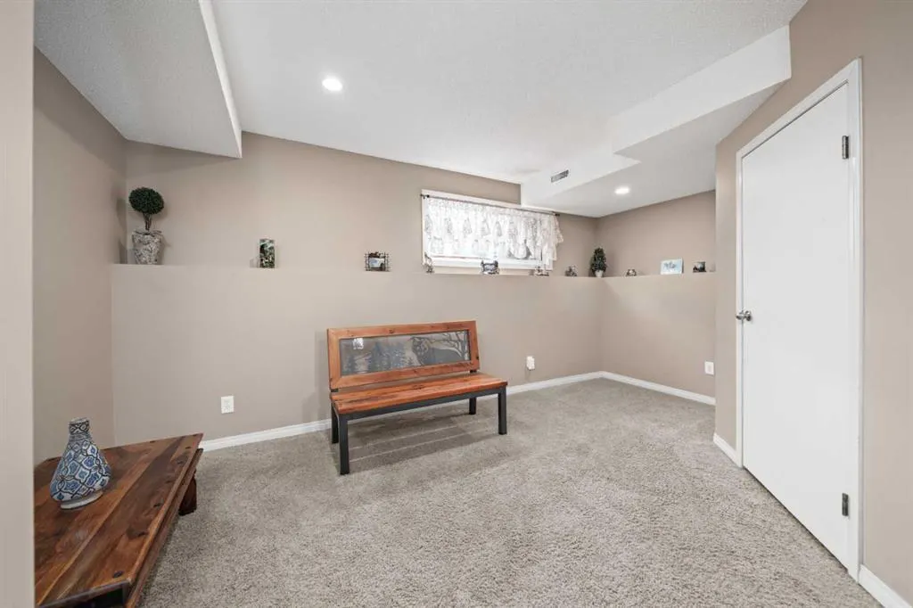 145 Carr Crescent