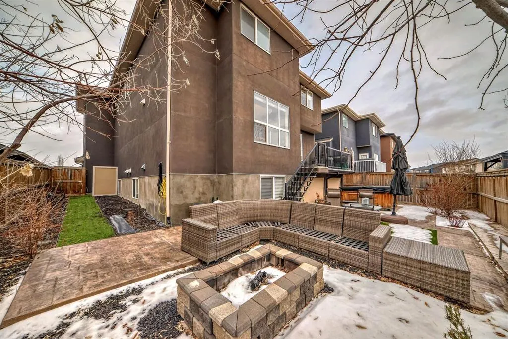 168 kinniburgh Circle