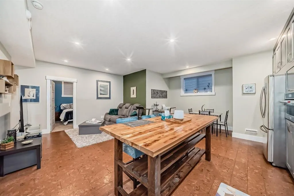 168 kinniburgh Circle