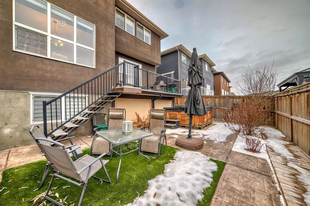 168 kinniburgh Circle