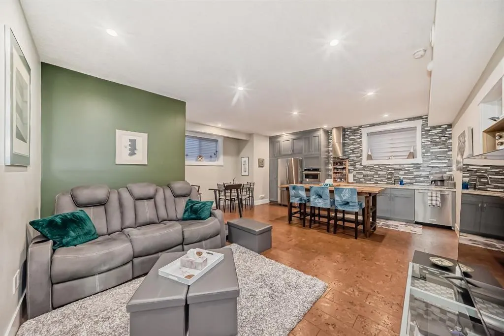 168 kinniburgh Circle