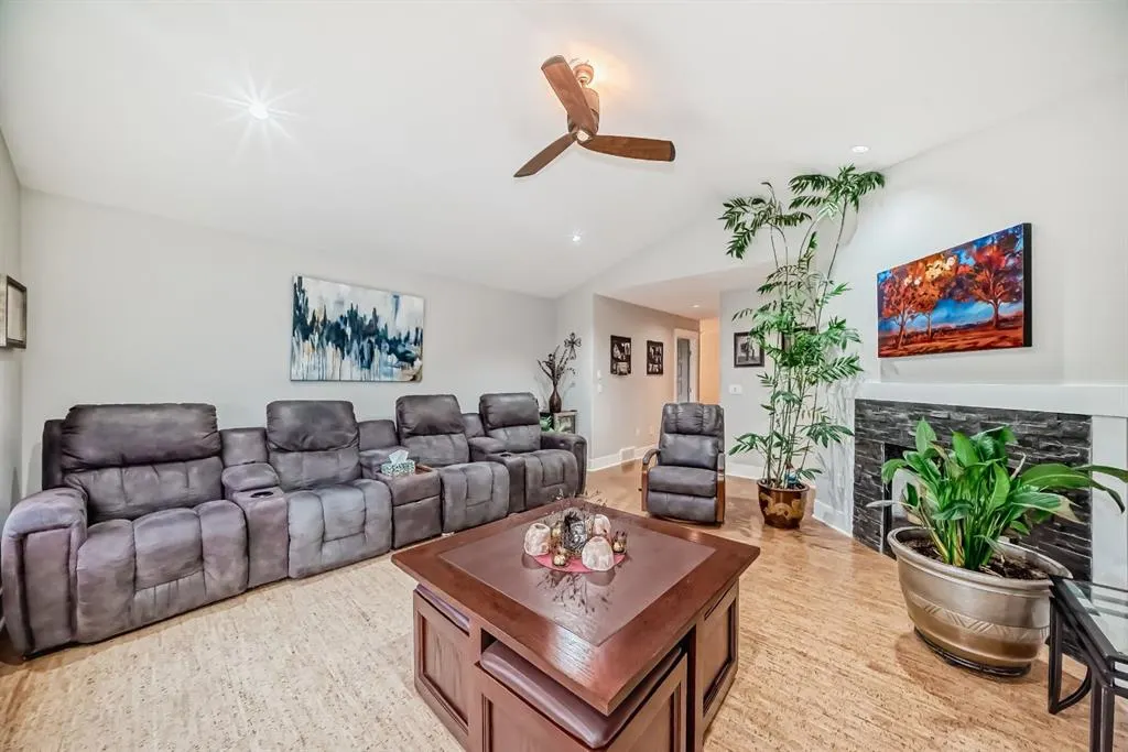 168 kinniburgh Circle
