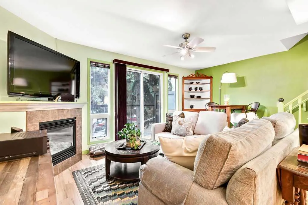 643 4 Avenue NE, #19