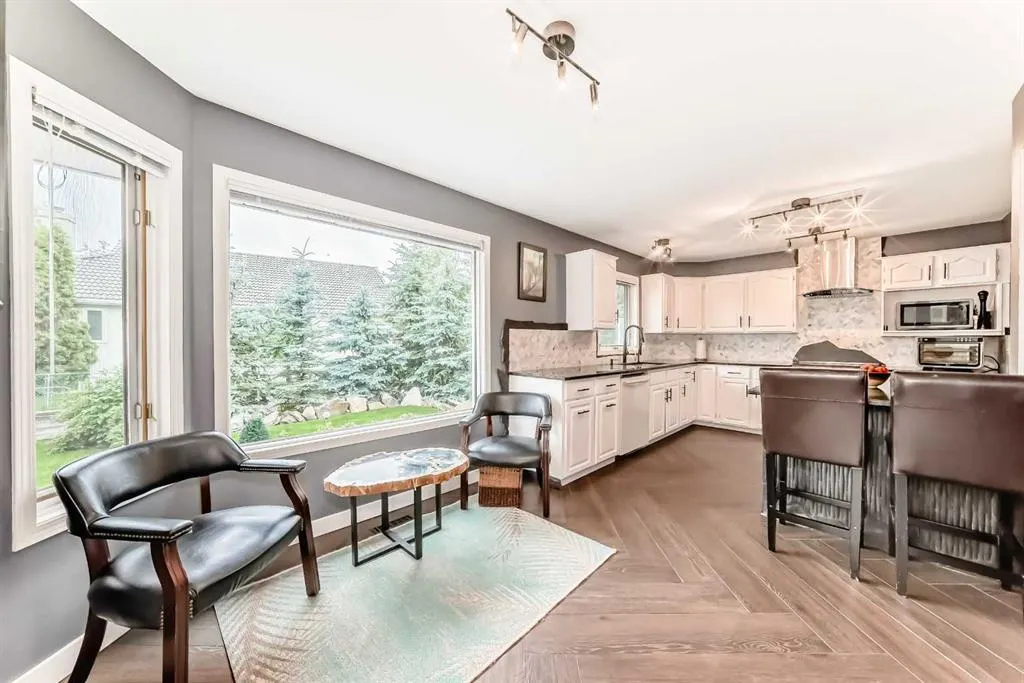 296 Lakeside Greens Crescent