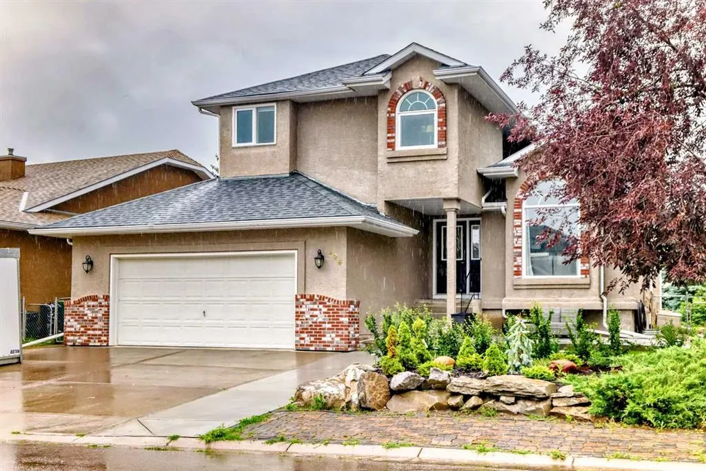 296 Lakeside Greens Crescent