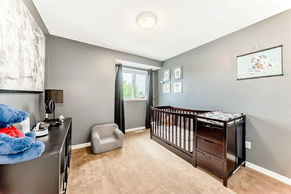 296 Lakeside Greens Crescent