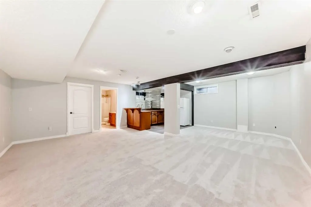 296 Lakeside Greens Crescent