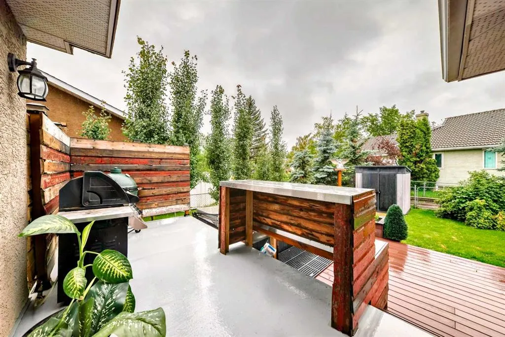 296 Lakeside Greens Crescent