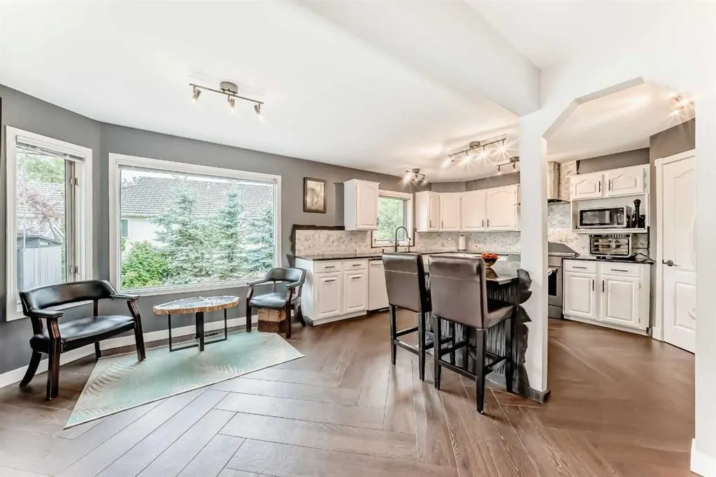 296 Lakeside Greens Crescent