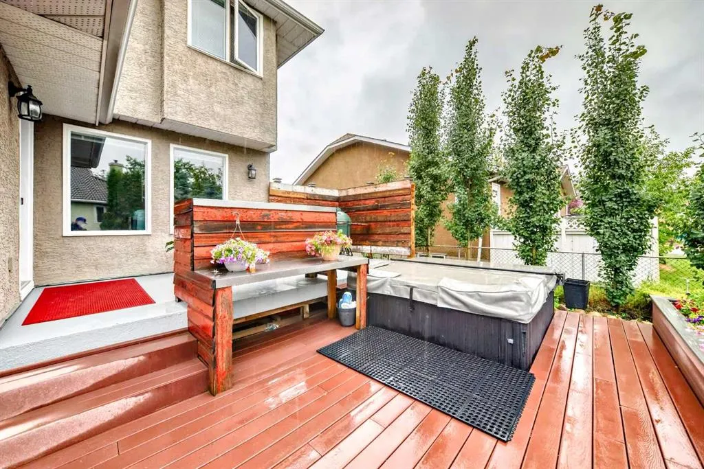 296 Lakeside Greens Crescent