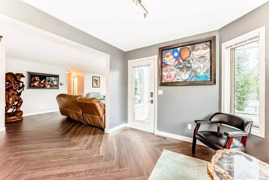296 Lakeside Greens Crescent