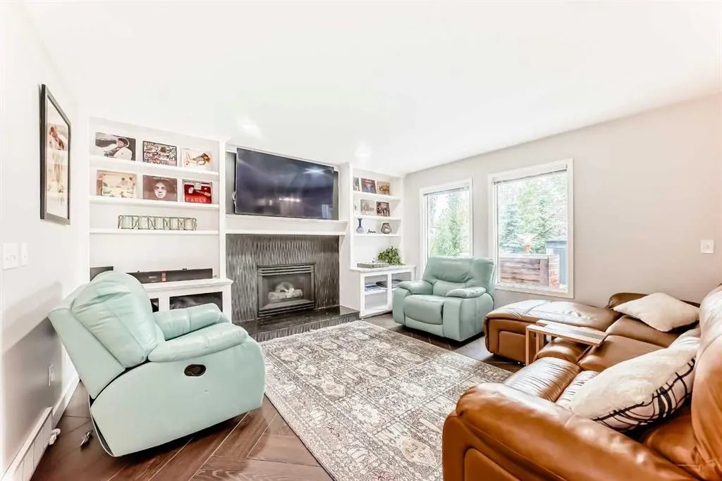 296 Lakeside Greens Crescent
