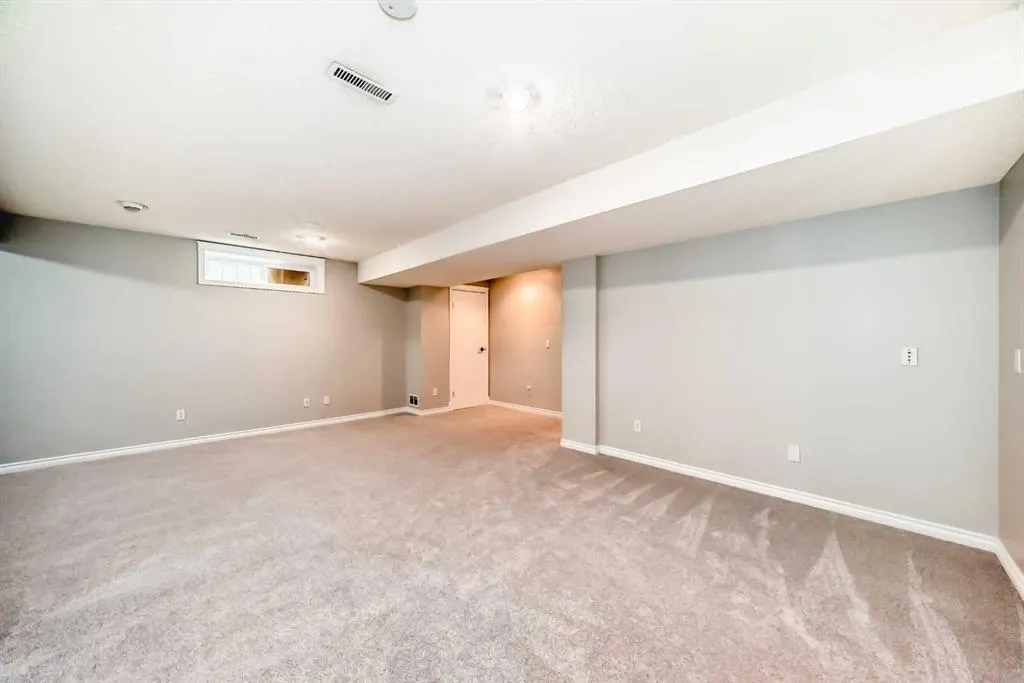 296 Lakeside Greens Crescent