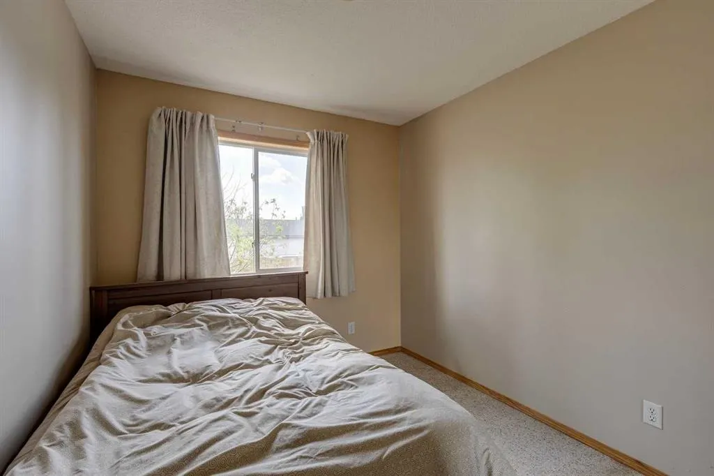 1656 Strathcona Gate