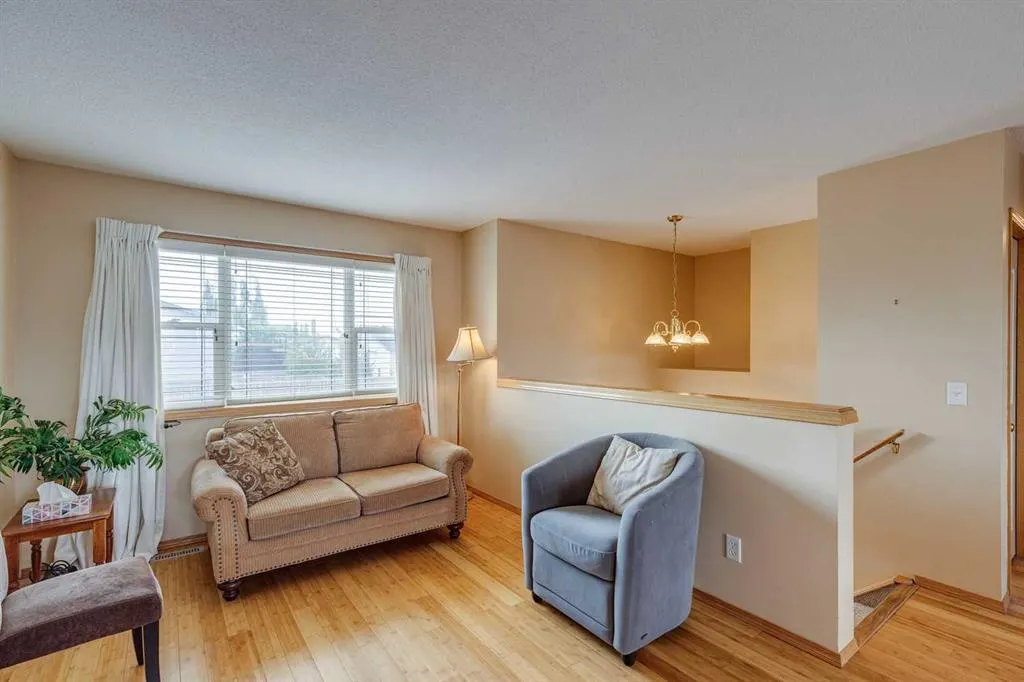 1656 Strathcona Gate