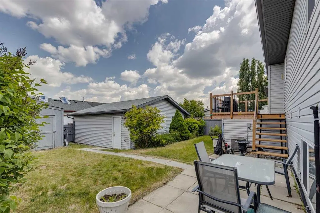 1656 Strathcona Gate