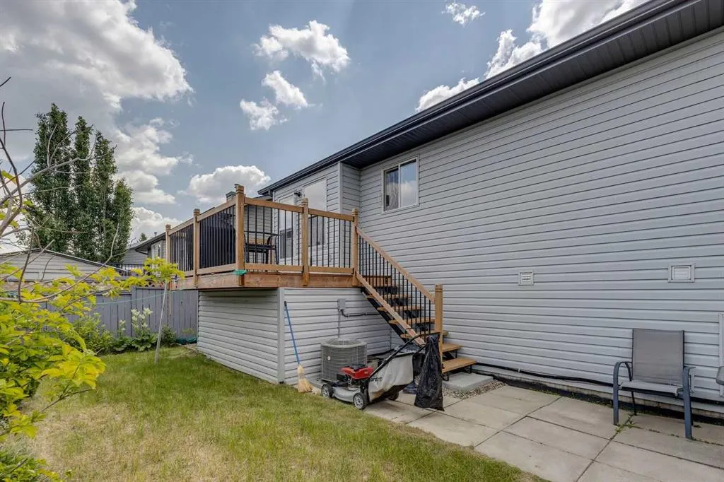 1656 Strathcona Gate