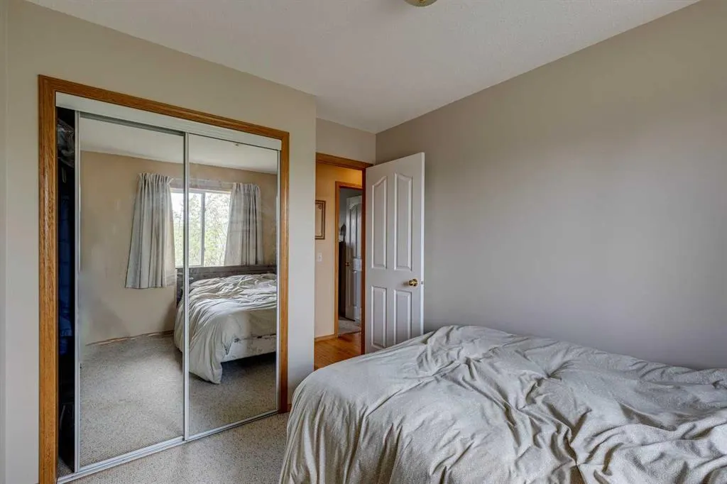 1656 Strathcona Gate
