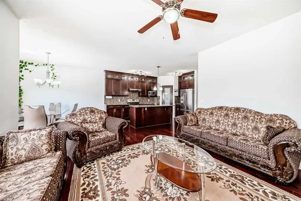 57 Taralake Manor NE
