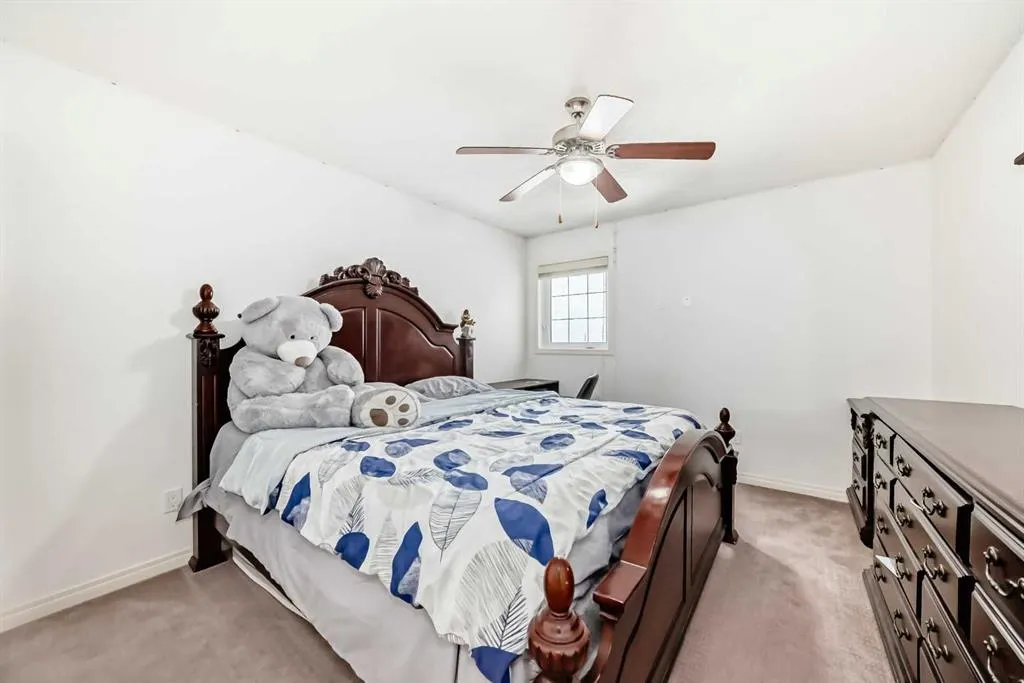 57 Taralake Manor NE