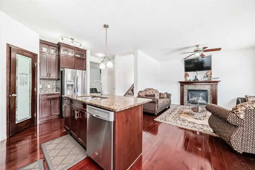 57 Taralake Manor NE