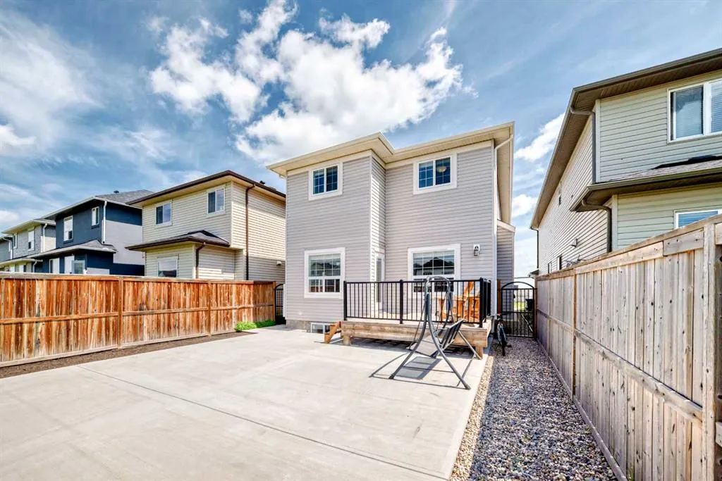 57 Taralake Manor NE