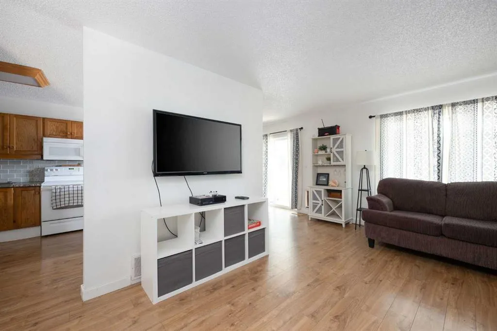 1053 Timberline Drive