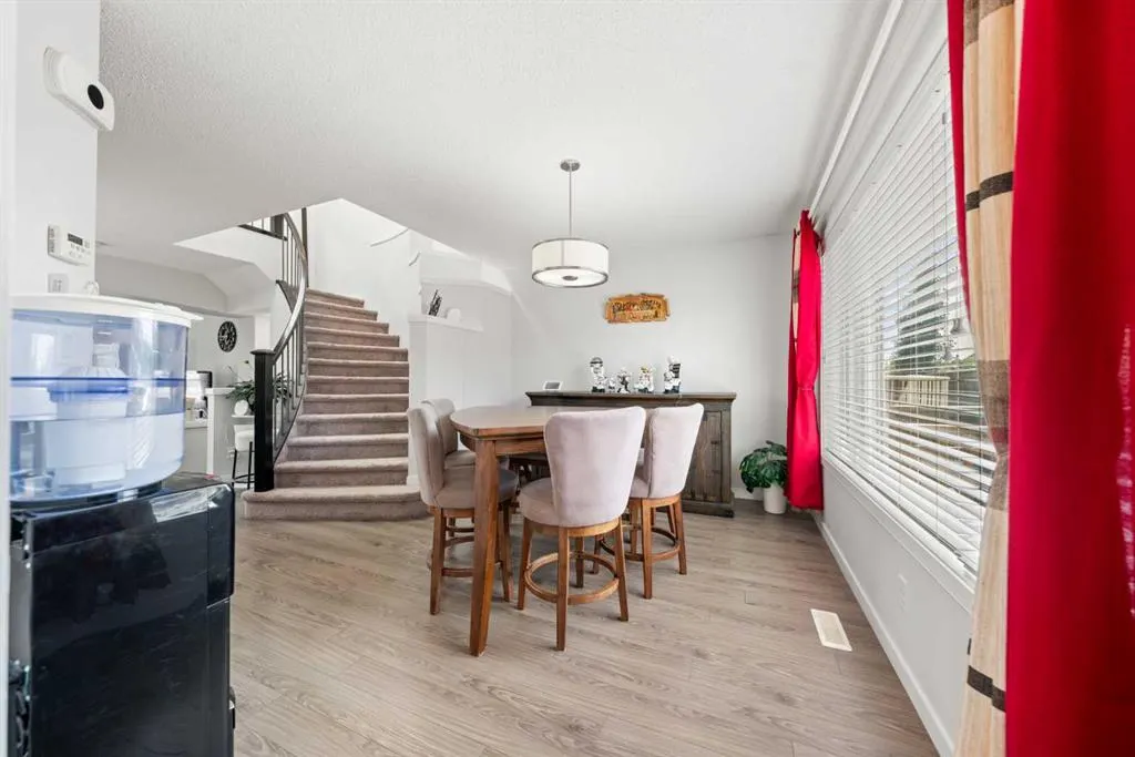 28 Auburn Bay Drive SE