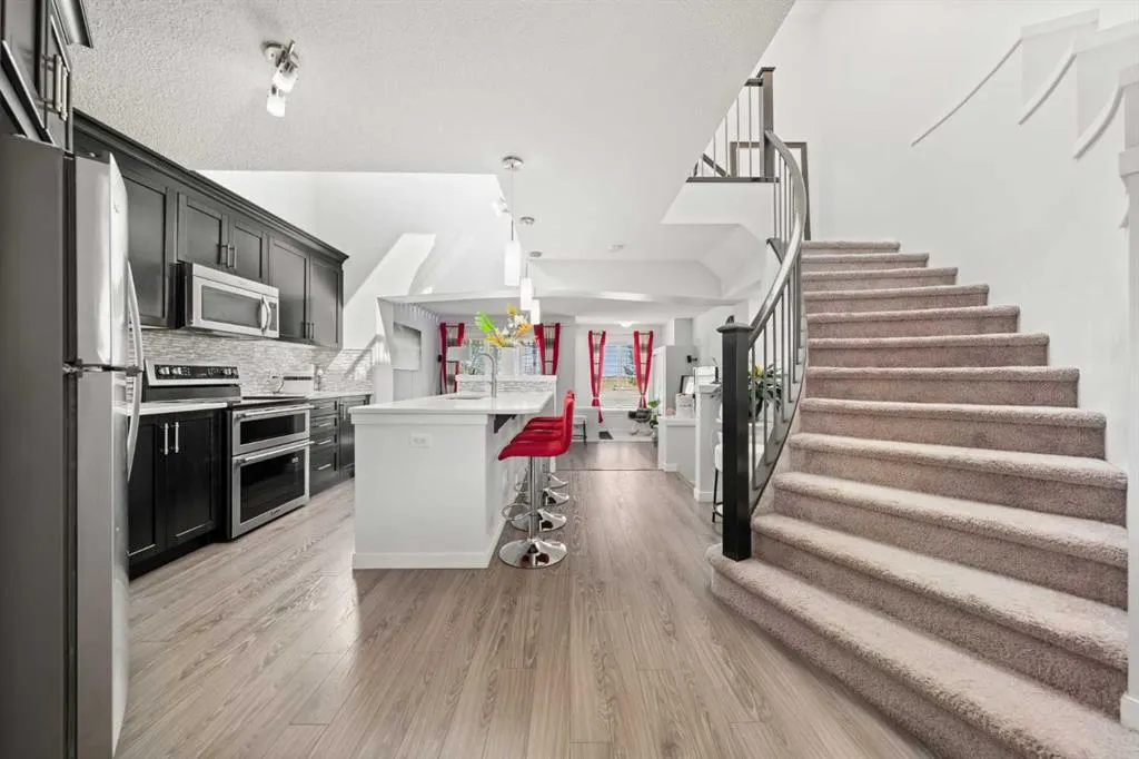 28 Auburn Bay Drive SE