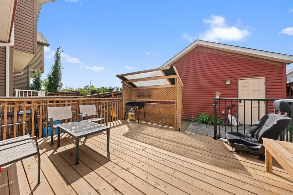 28 Auburn Bay Drive SE