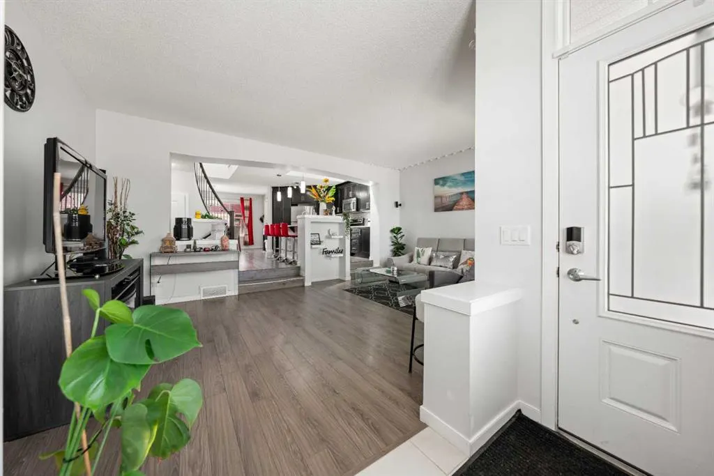 28 Auburn Bay Drive SE