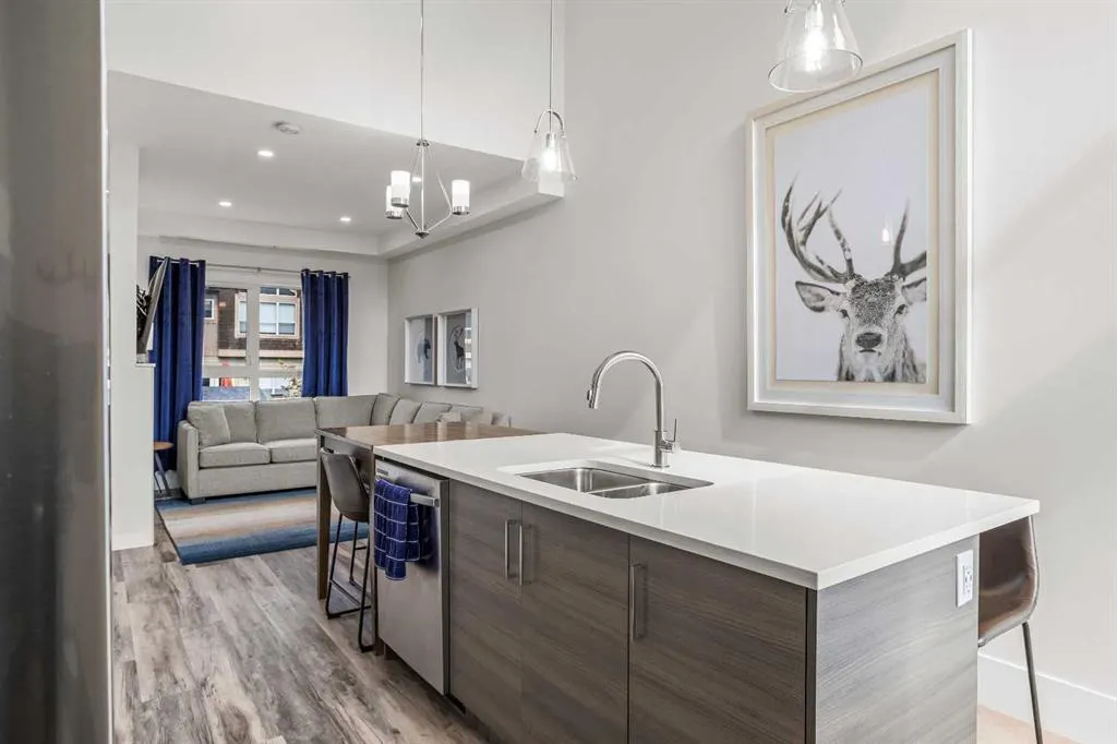115 Kananaskis Way, #113