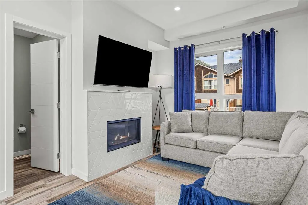 115 Kananaskis Way, #113