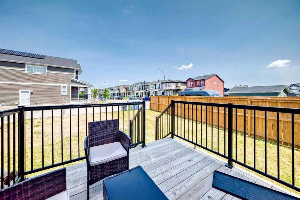 144 Evanscrest Park NW