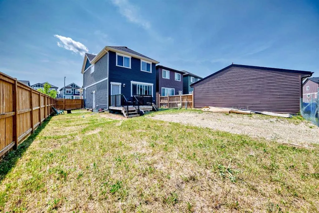 144 Evanscrest Park NW