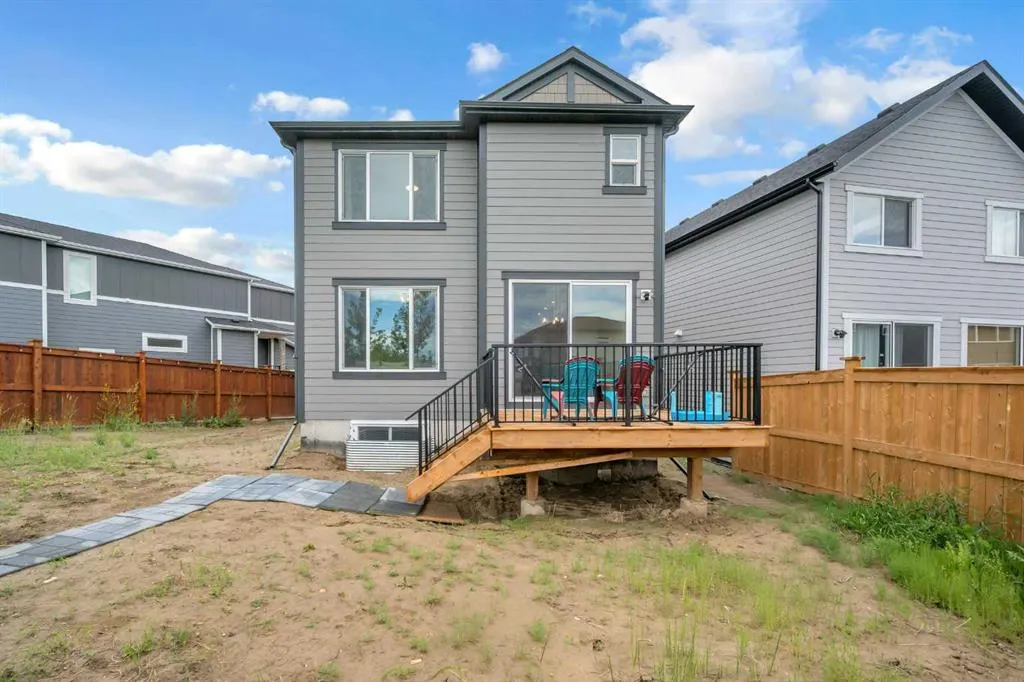 93 Legacy Reach Crescent SE