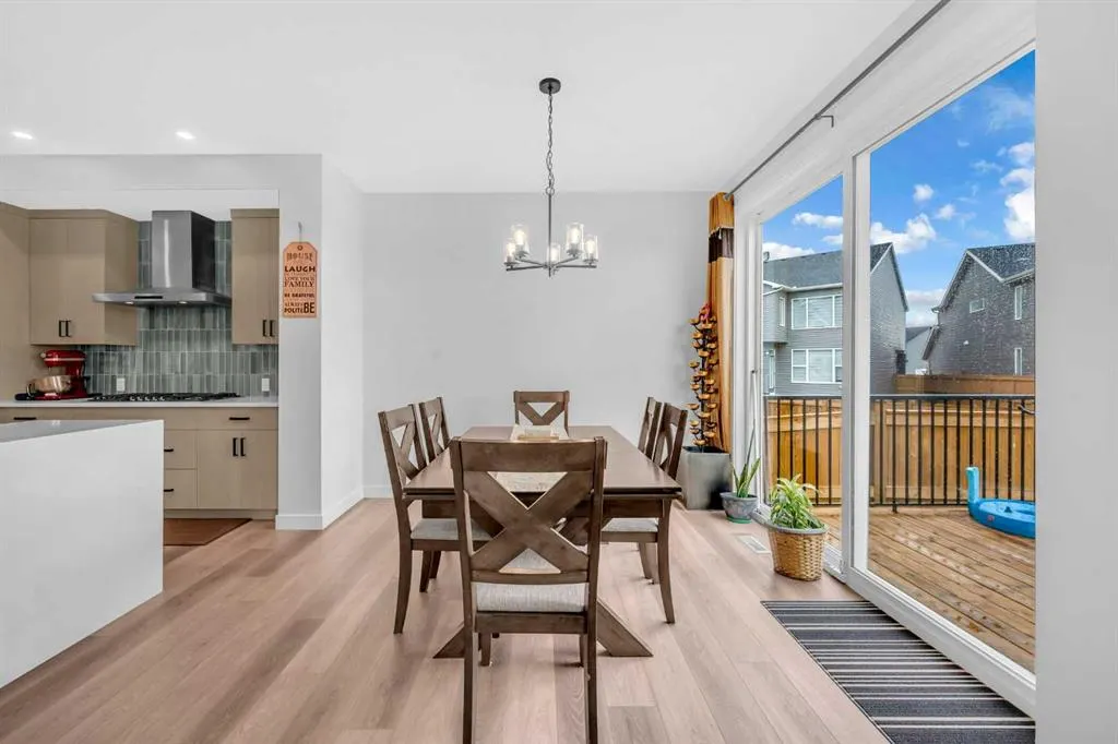 93 Legacy Reach Crescent SE
