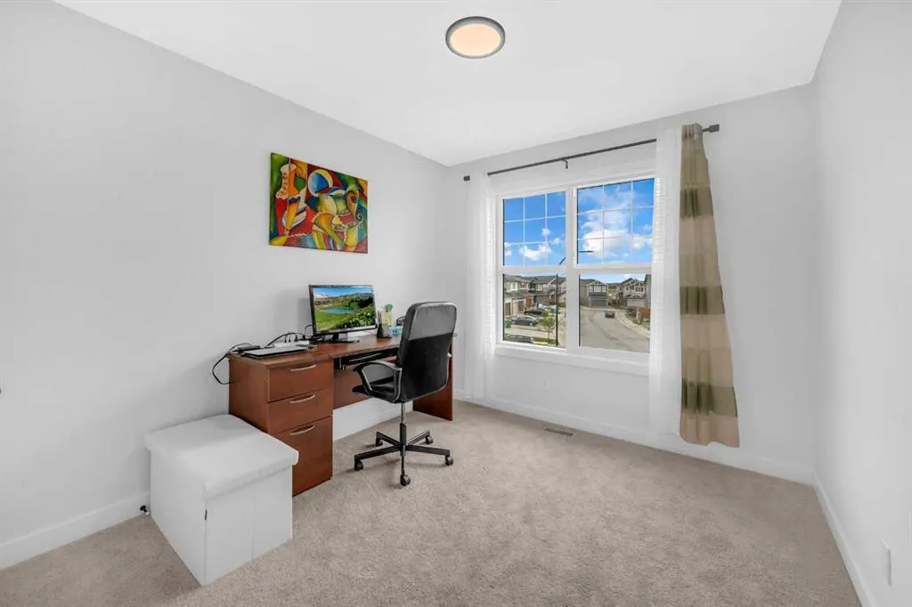 93 Legacy Reach Crescent SE
