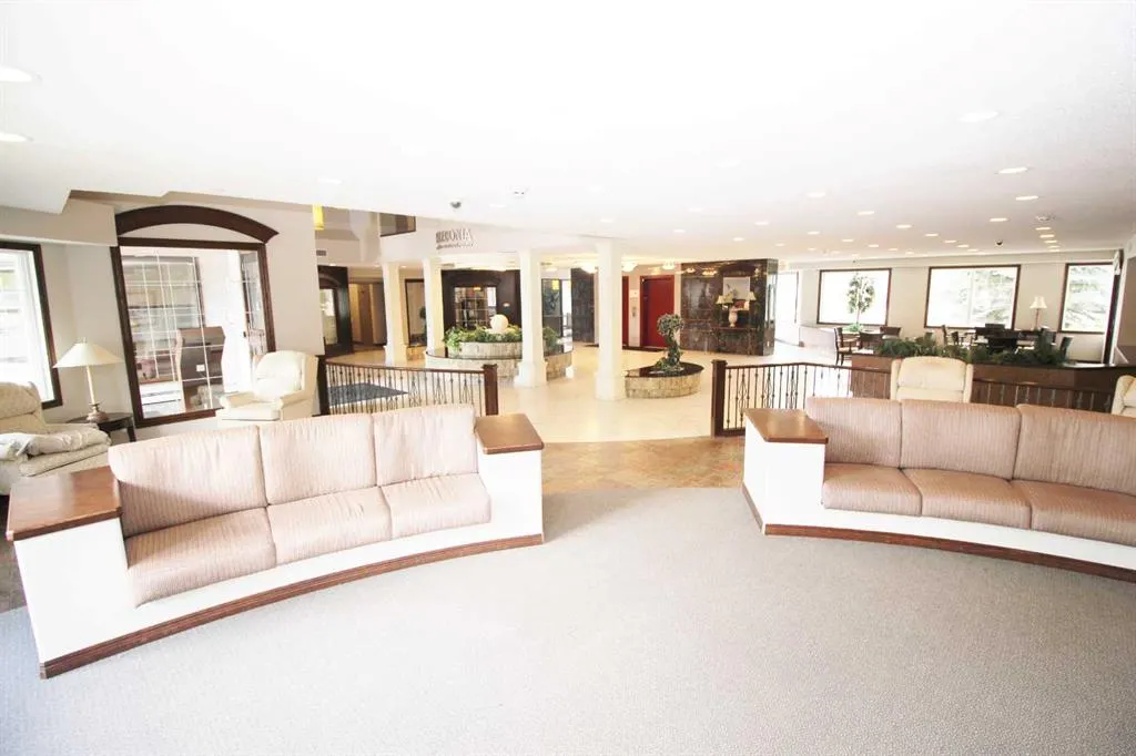 8 Prestwick Pond Terrace SE, #106