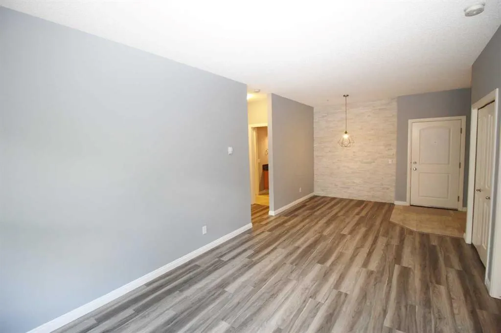 8 Prestwick Pond Terrace SE, #106
