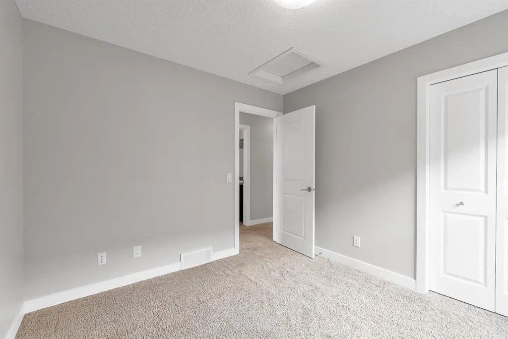 253 Panton Way NW