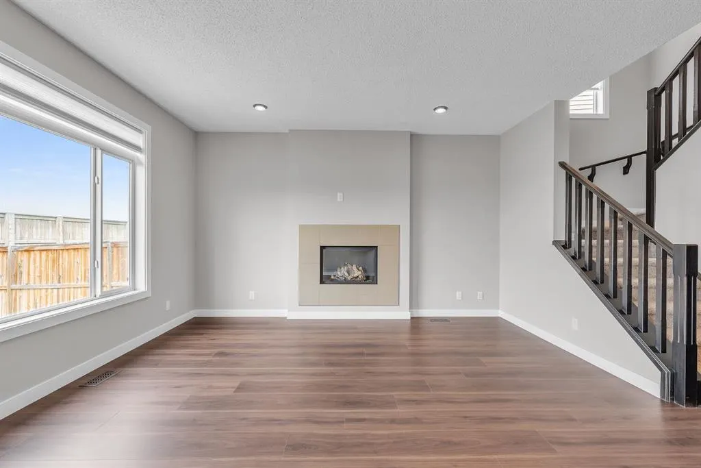 253 Panton Way NW