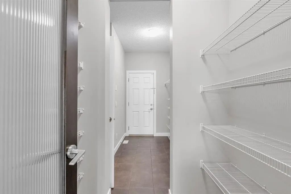 253 Panton Way NW