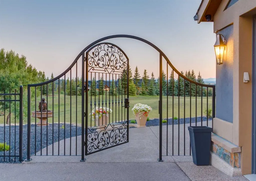 12 Grandview Rise SW